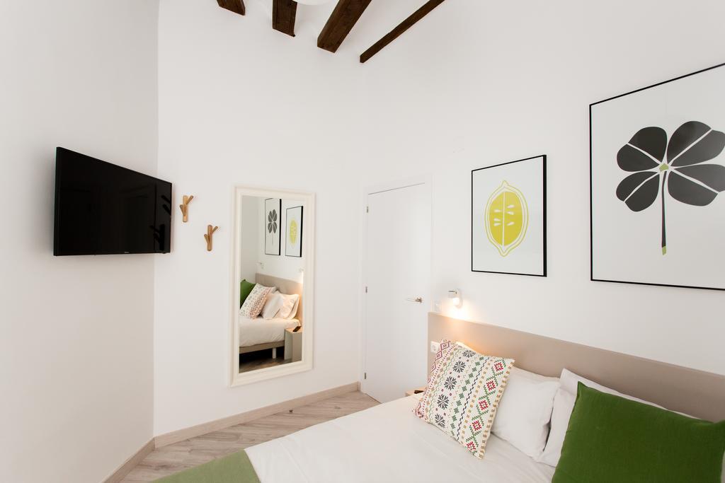 Apartamentos Wallace Valencia Bagian luar foto