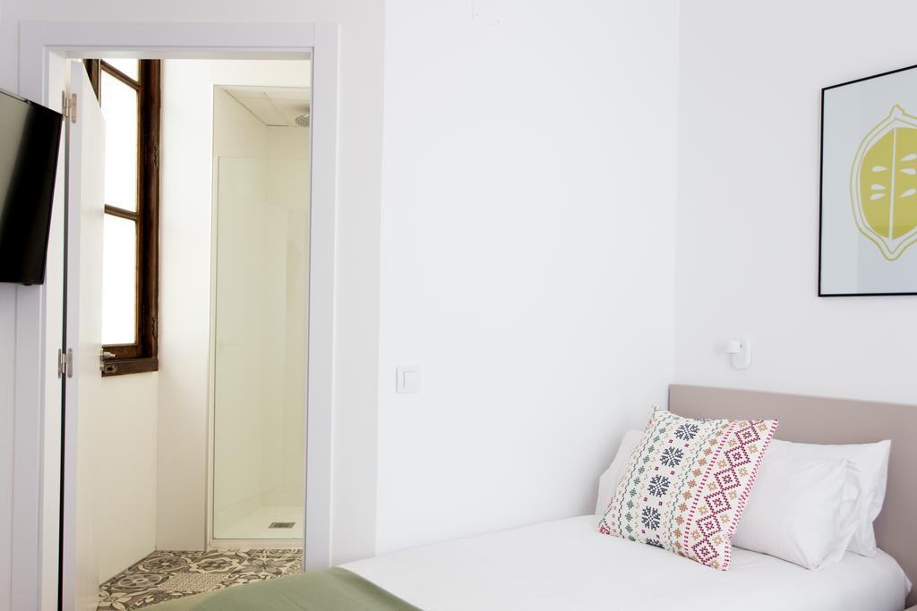 Apartamentos Wallace Valencia Bagian luar foto